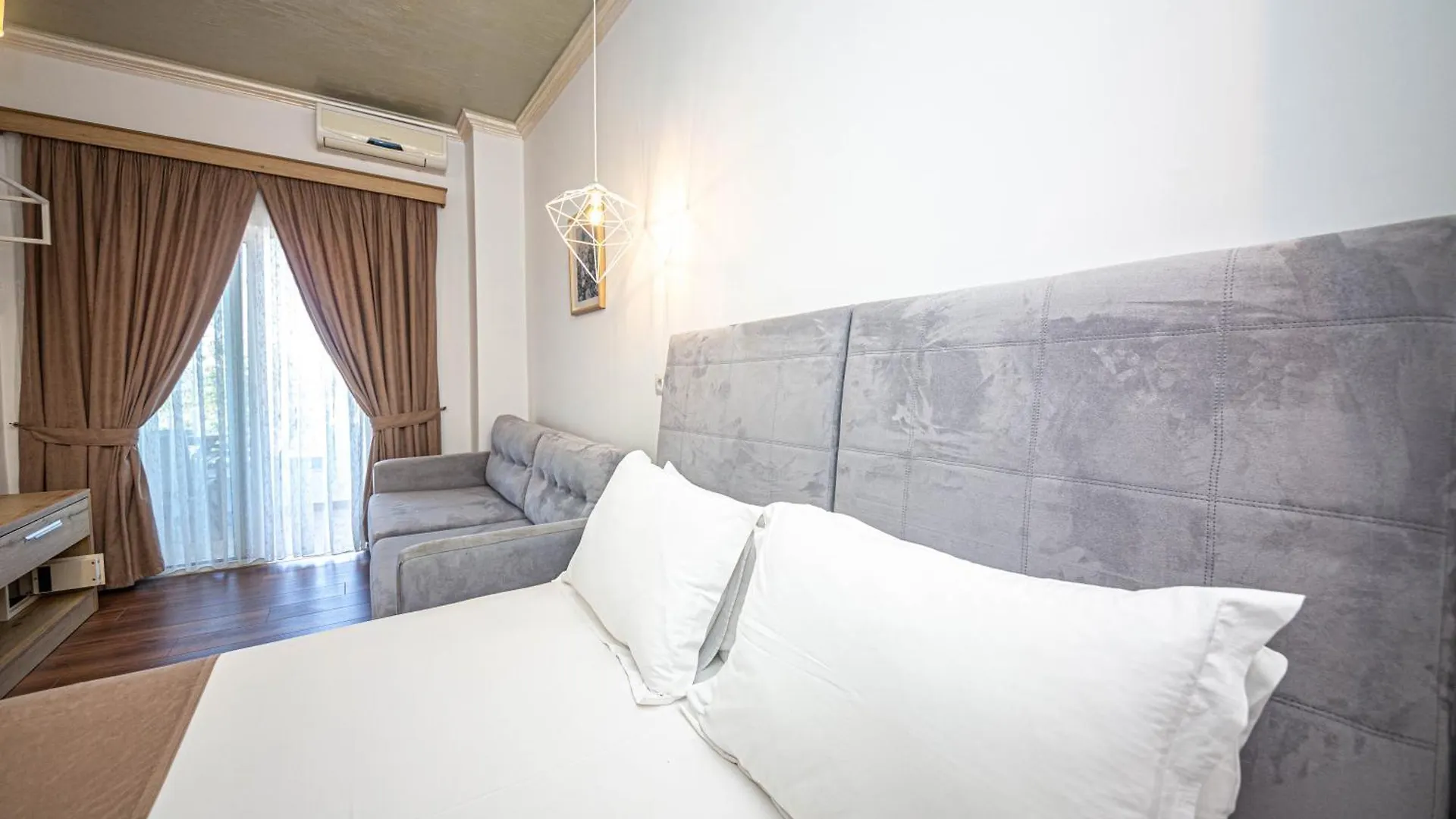 Hotel Murati Ksamil 4*,